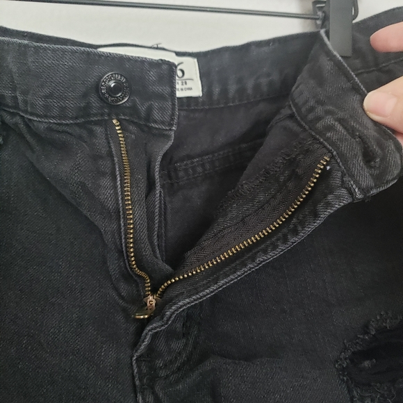 Abercrombie black high rise distressed shorts - Picture 7 of 8